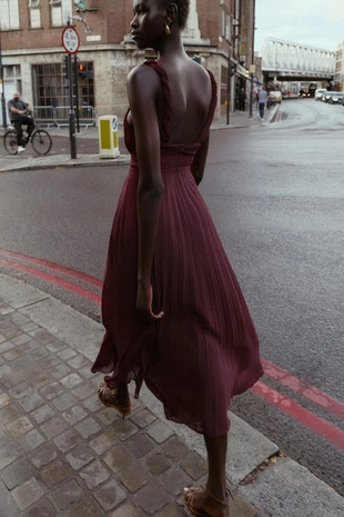 Плиссированное платье миди- Заказать в России