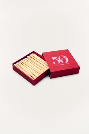 Зажигалка MATCHBOX 50-летие белая с красным наконечником (60 спичек)- Заказать в России