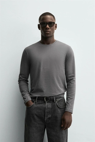 Базовая футболка SLIM FIT- Заказать в России