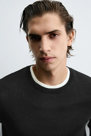 Трикотажный свитер с рельефной текстурой и отделкой- Заказать в России