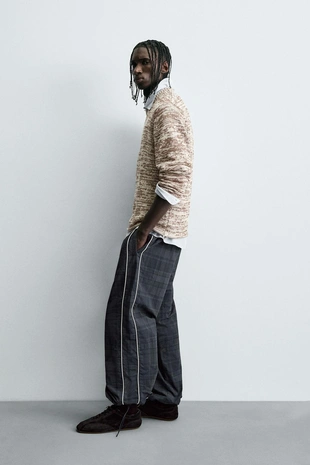 Джемпер с крученым узором- Заказать в России