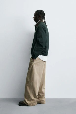 Куртка с контрастным воротником и вышивкой- Заказать в России