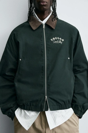 Куртка с контрастным воротником и вышивкой- Заказать в России