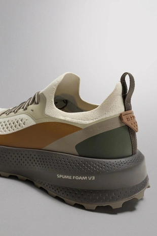 Спортивные кроссовки- Заказать в России