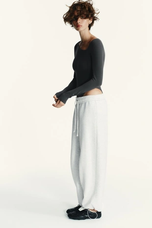 Боди асимметричного кроя с длинным рукавом