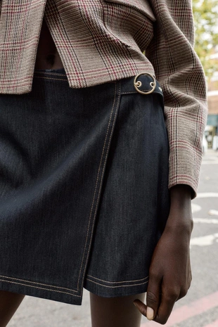 Юбка-шорты с запáхом и пряжкой- Заказать в России