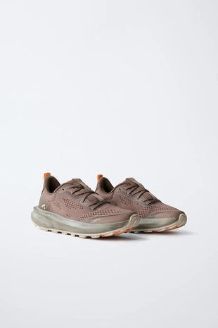 Спортивные кроссовки- Заказать в России