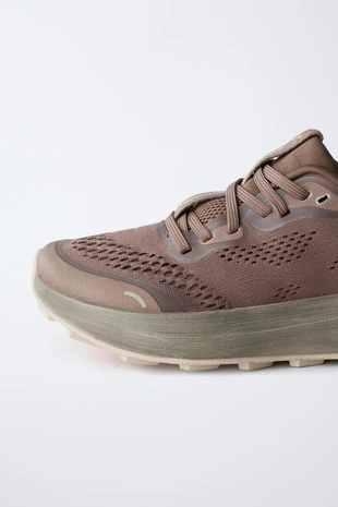 Спортивные кроссовки- Заказать в России