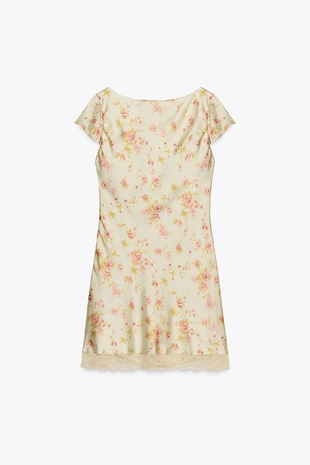 Короткое атласное платье с цветочным принтом- Заказать в России