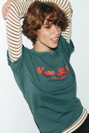 Футболка с принтом и надписью- Заказать в России