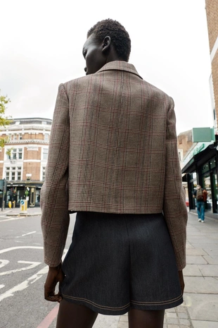 Короткий блейзер в клетку «пепит»- Заказать в России