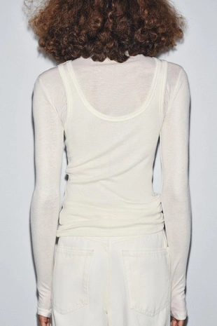 Футболка с высоким воротником и наложением- Заказать в России