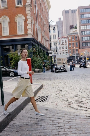 Футболка с вырезом «лодочка»- Заказать в России