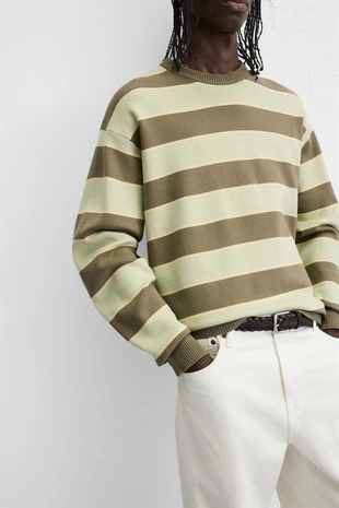 Свитер из мягкой рельефной ткани- Заказать в России