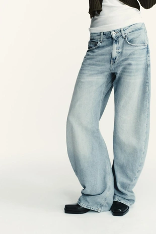 Джинсы TRF SHIFTED SEAM с низкой посадкой- Заказать в России