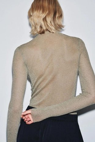 Топ из тонкого трикотажа с металлизированной нитью- Заказать в России