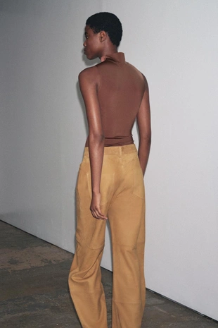 Футболка из полиамида с воротником-стойкой