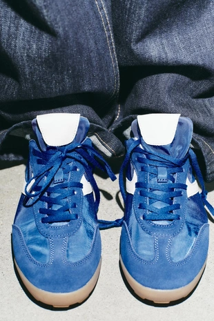 Мягкие беговые кроссовки