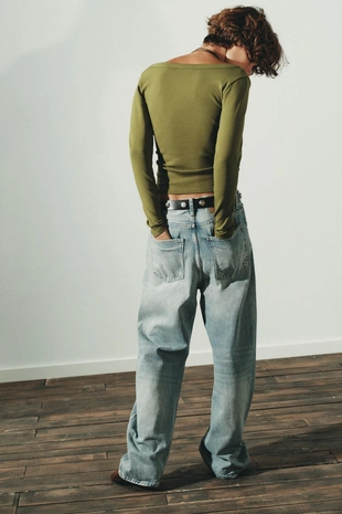 Футболка в рубчик с длинными рукавами