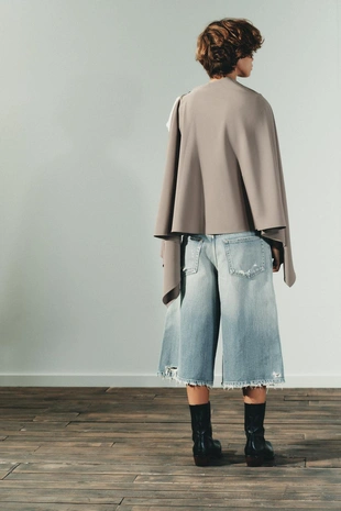 Асимметричная накидка с пуговицей- Заказать в России