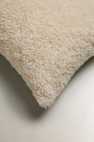 Чехол для декоративной подушки из искусственного меха- Заказать в России