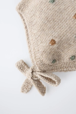 Купить Zara Трикотажный чепчик с шариками