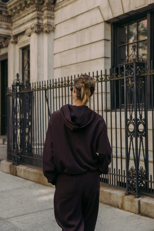 Бомбер с капюшоном