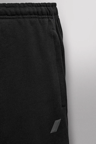 Брюки-джоггеры классического кроя- Заказать в России