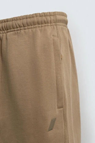 Брюки-джоггеры классического кроя