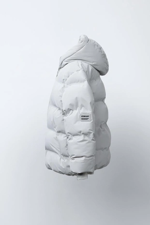 Стеганый пальто с нашивкой WATER REPELLENT- Заказать в России