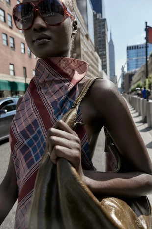 Топ халтер с асимметричным принтом- Заказать в России