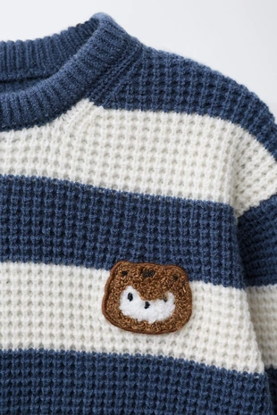 Вафельный джемпер с нашивкой «белка»- Заказать в России