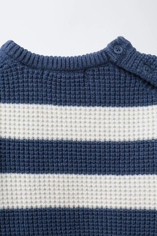 Вафельный джемпер с нашивкой «белка»- Заказать в России