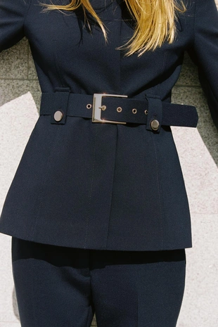 Приталенный блейзер с поясом- Заказать в России