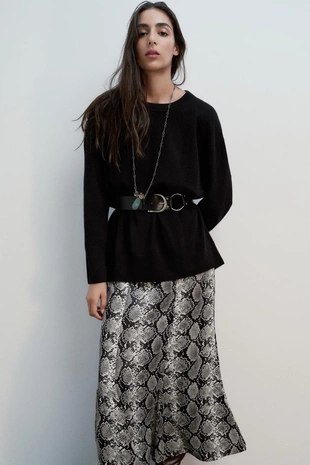 Атласная юбка миди с анималистическим принтом- Заказать в России