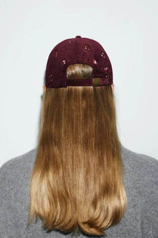 Вельветовая кепка с вышивкой- Заказать в России