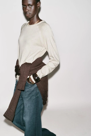 Выстиранная футболка с длинными рукавами- Заказать в России