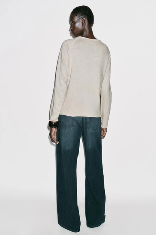 Выстиранная футболка с длинными рукавами- Заказать в России