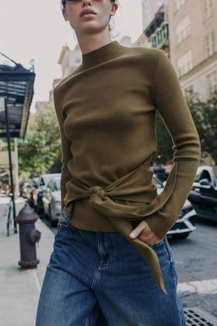 Джемпер с узлом- Заказать в России