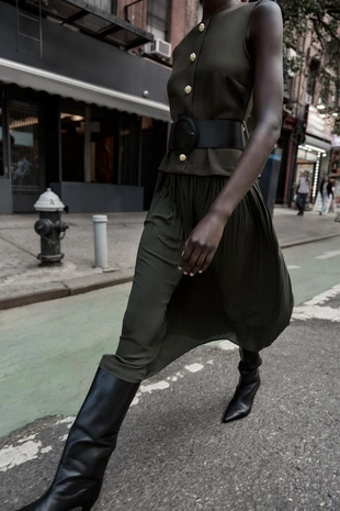 Комбинированное платье-миди с поясом- Заказать в России