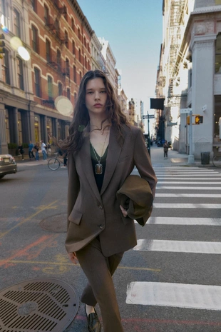 Блейзер с разрезом сзади- Заказать в России