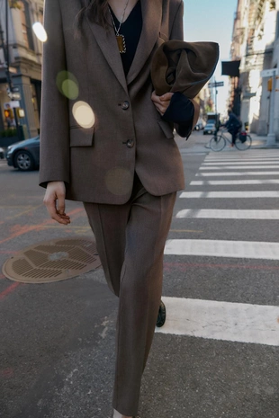 Блейзер с разрезом сзади- Заказать в России