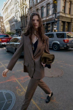 Блейзер с разрезом сзади- Заказать в России