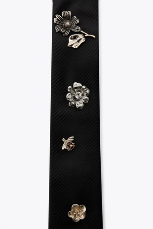 Однотонный галстук с брошами- Заказать в России