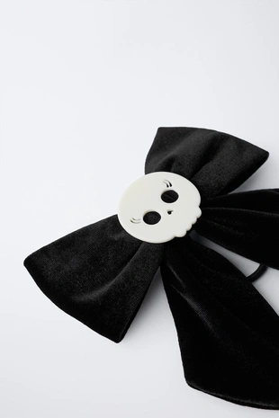 Black | 2326/537/800 - Zara Резинка для волос с бархатным бантом и черепом