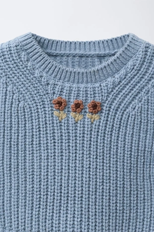 Sky blue | 2756/442/403 - Zara Вышитый трикотажный жилет в сочетании с рубашкой в клетку