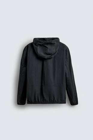 Легкая непромокаемая куртка из технической ткани- Заказать в России