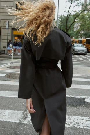 Длинный тренч с поясом, ветрозащитный, водоотталкивающий- Заказать в России