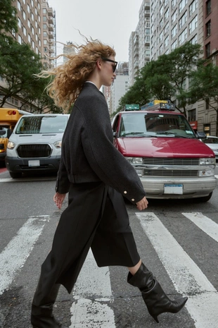 Бомбер из мягкой ткани с эластичным низом- Заказать в России