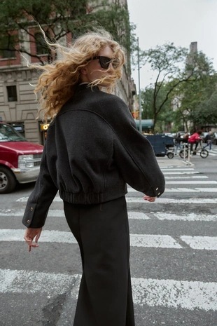 Бомбер из мягкой ткани с эластичным низом- Заказать в России